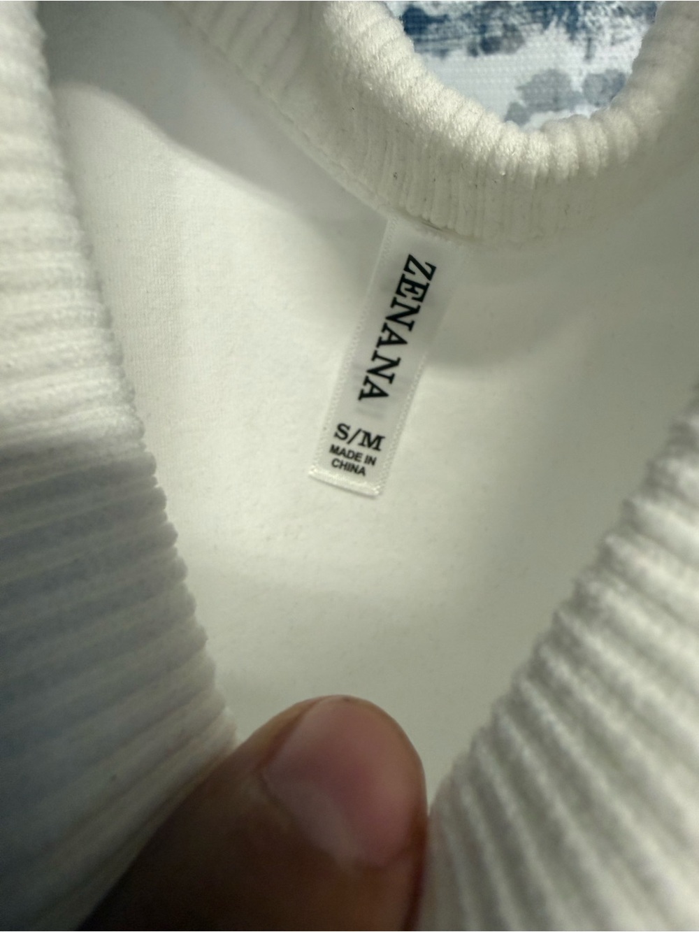 Zenana built in bra White Ribbed Crew Tank seamless crop women’s small medium - Picture 3 of 3